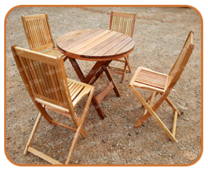 Mesa de madeira, cadeira de madeira, conjunto mesa e cadeira