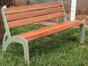 Banco de madeira, banco de praça, banco de jardim