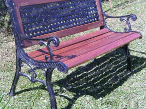 Banco de madeira, banco de praça, banco de jardim