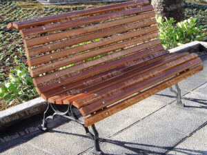 Banco de madeira, banco de praça, banco de jardim